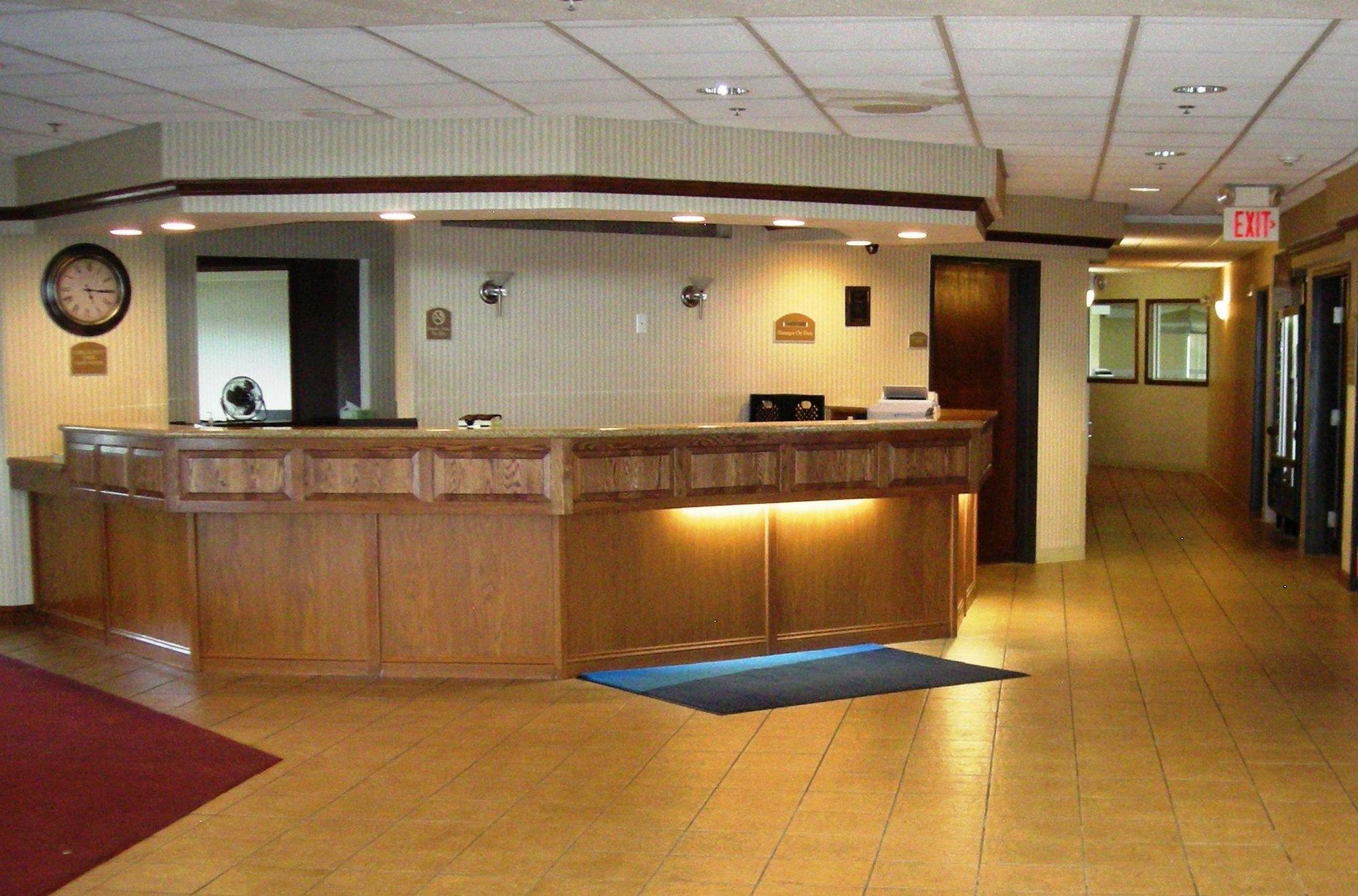 Baymont Inn & Suites By Wyndham Lincoln Ne Exterior photo